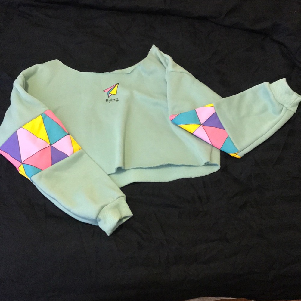 Cropped Hoodie “Flying” Abstract Design